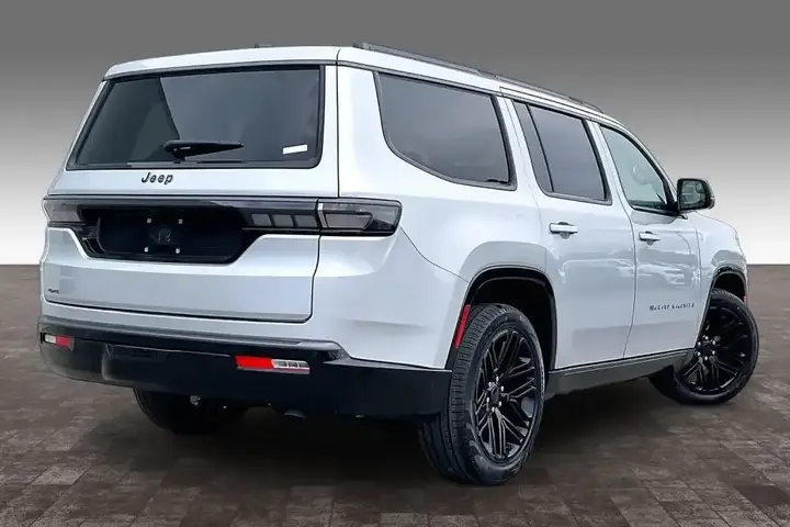 Jeep Grand Wagoneer 2026 photo 5