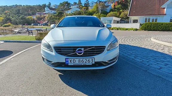 Volvo V60 2016 photo 2