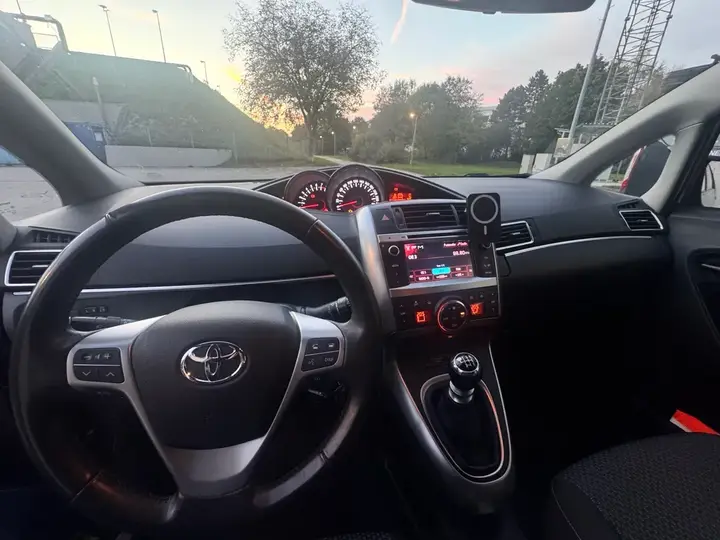 Toyota Verso 2013 photo 3