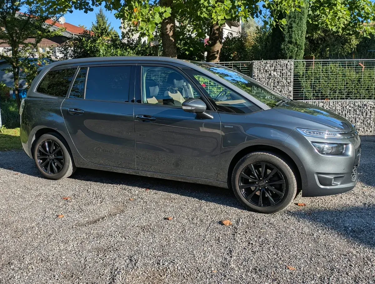 Citroen Grand C4 Picasso 2015 photo 2
