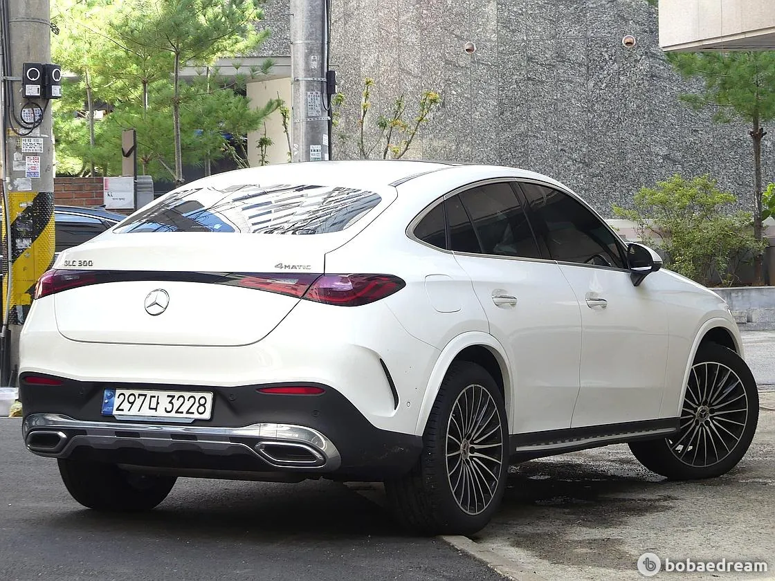 Mercedes-Benz Glc300 2024 photo 3