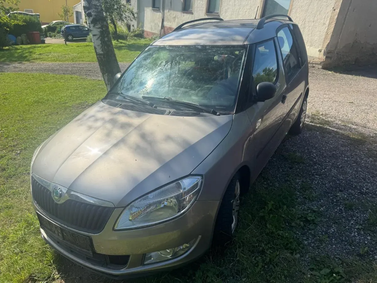 Skoda Roomster 2011 photo 3