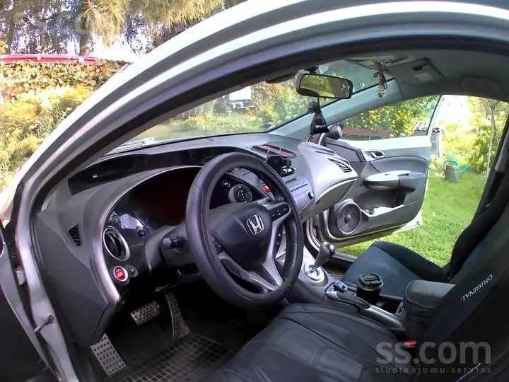 Honda Civic 2006 photo 2