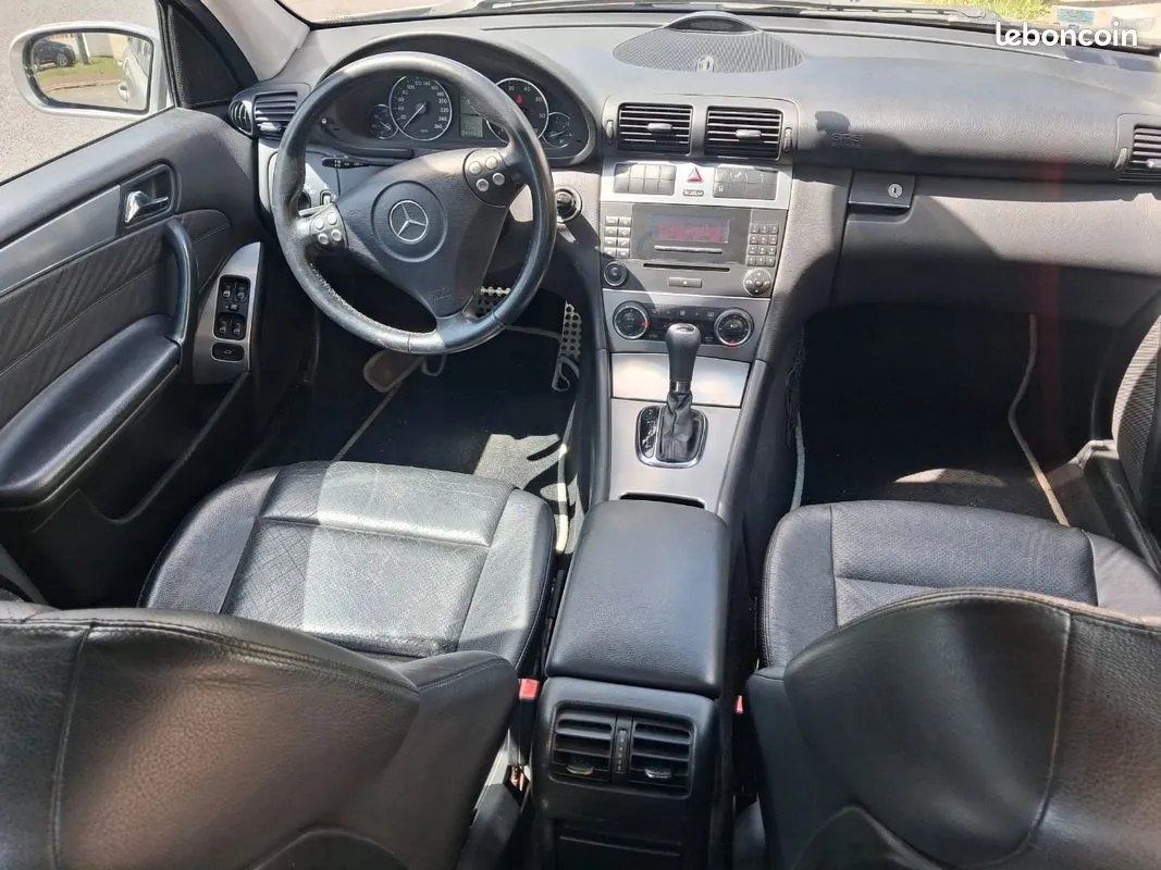Mercedes-Benz C-Class 2004 photo 4