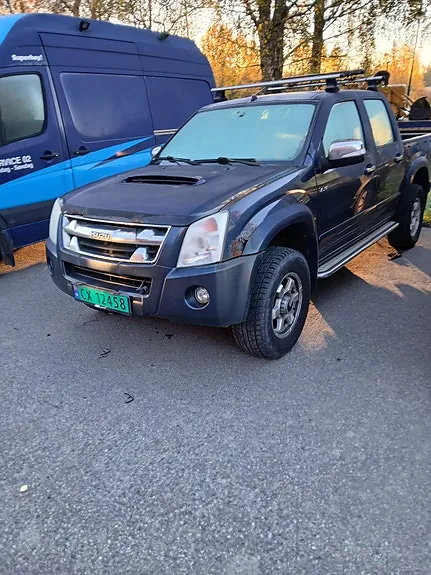 Isuzu D-Max 2010 photo 2