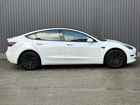Tesla Model 3 2023 photo 5