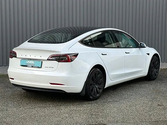 Tesla Model 3 2023 photo 4