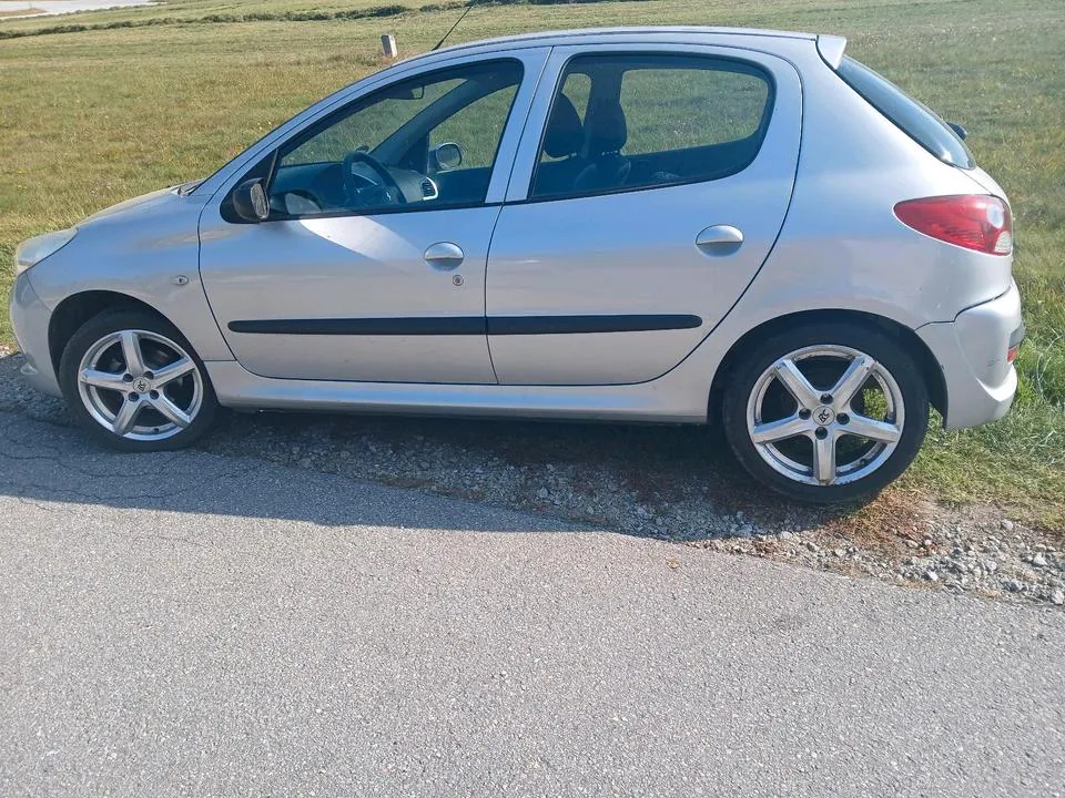 Peugeot 206
