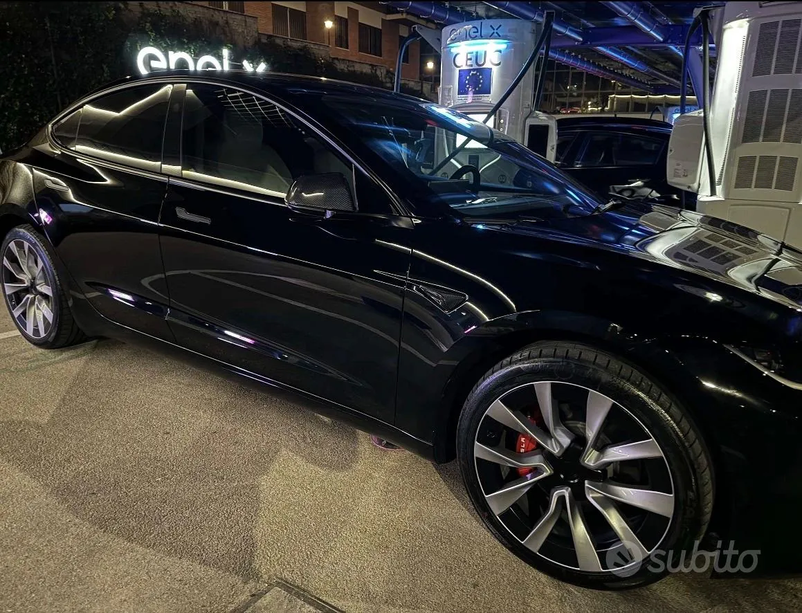 Tesla Model 3 2023 photo 2