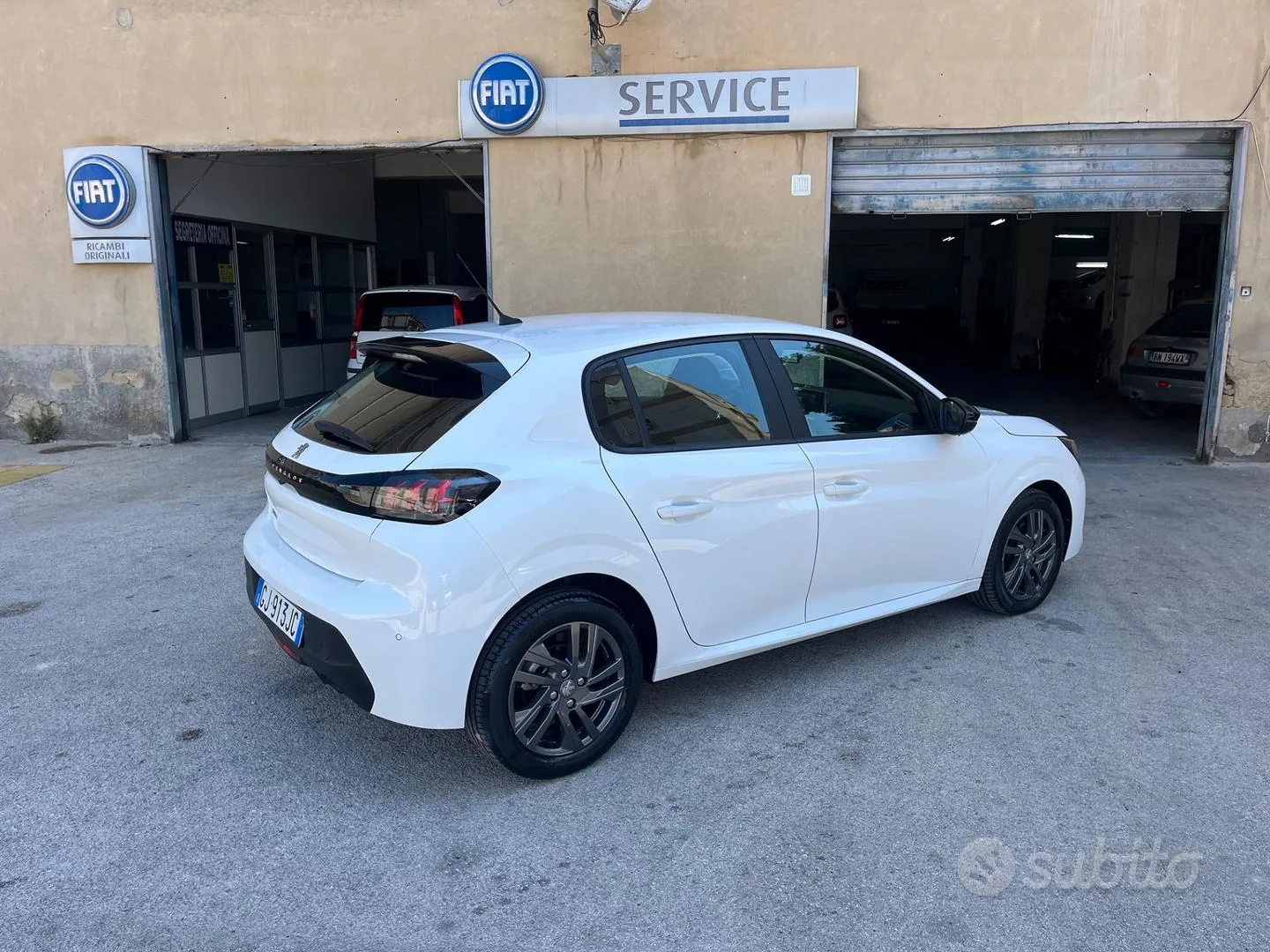 Peugeot 208 2022 photo 2