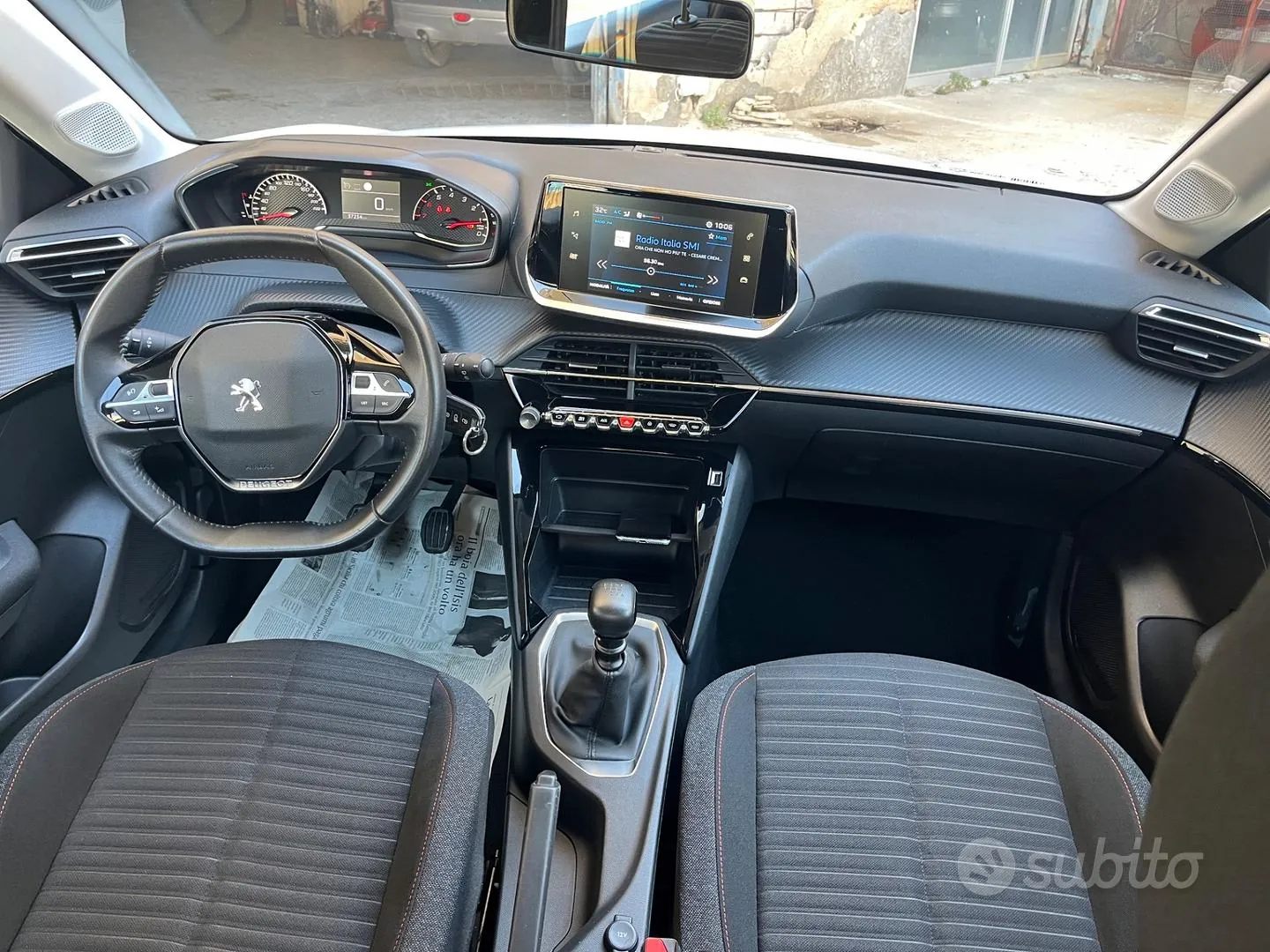 Peugeot 208 2022 photo 3