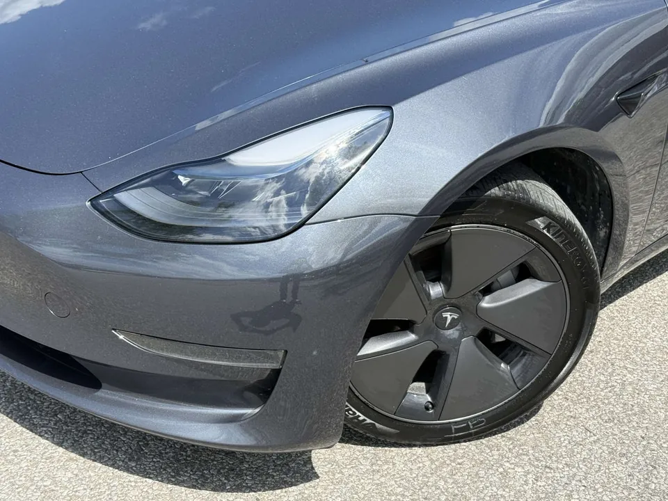 Tesla Model 3 2023 photo 3