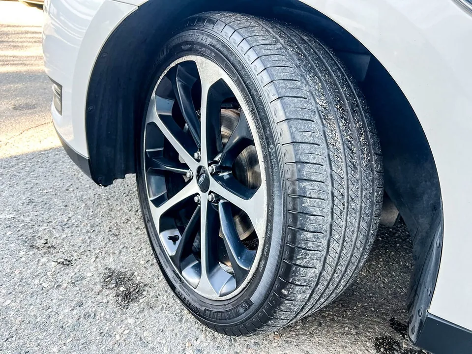 Ford Taurus 2015 photo 2