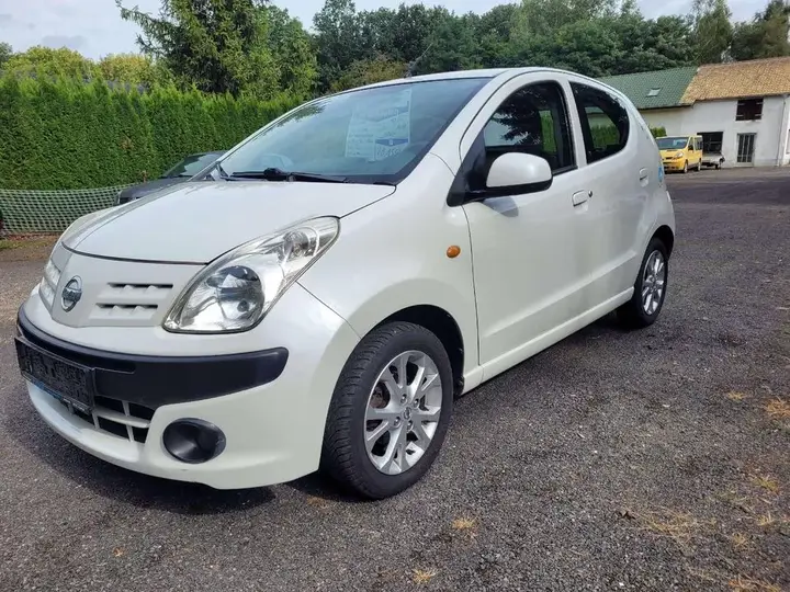 Nissan Pixo