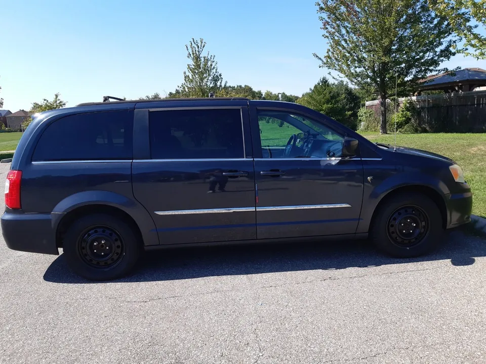 Chrysler Town & Country 2013 photo 5