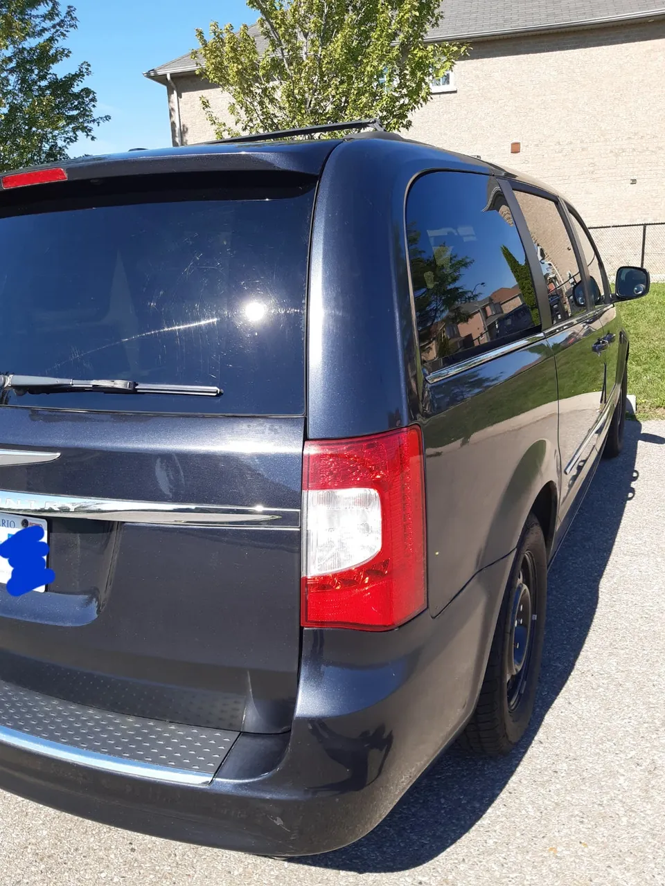 Chrysler Town & Country 2013 photo 2