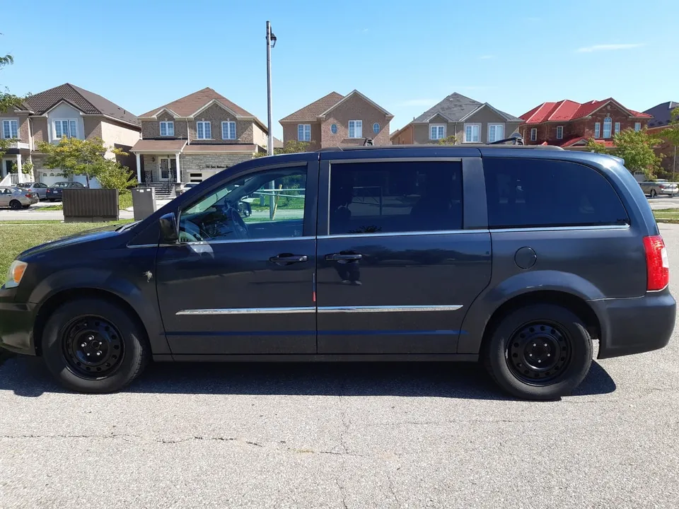 Chrysler Town & Country 2013 photo 4