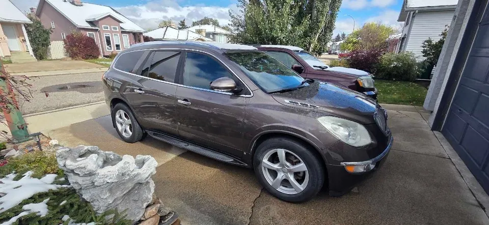 Buick Enclave 2010 photo 2