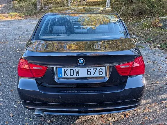 BMW 320D 2010 photo 3