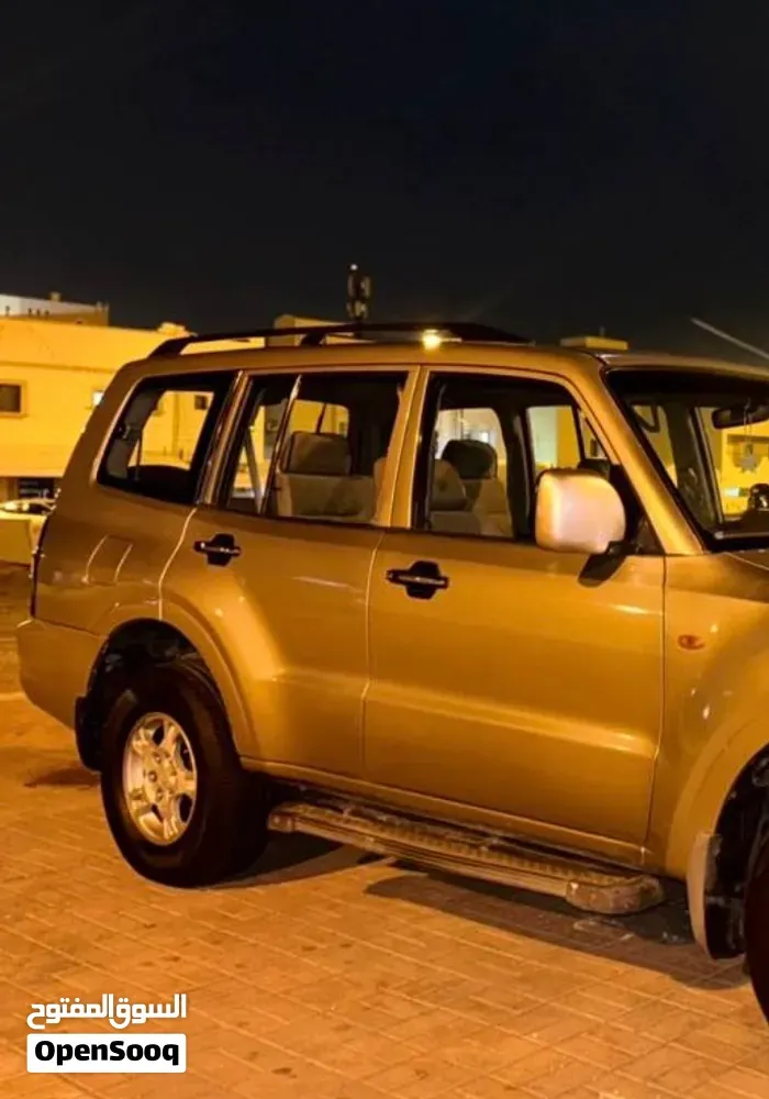 Mitsubishi Pajero Gls 2002 photo 2