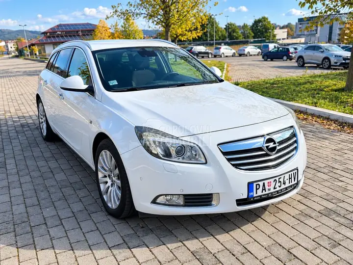 Opel Insignia 2010 photo 2