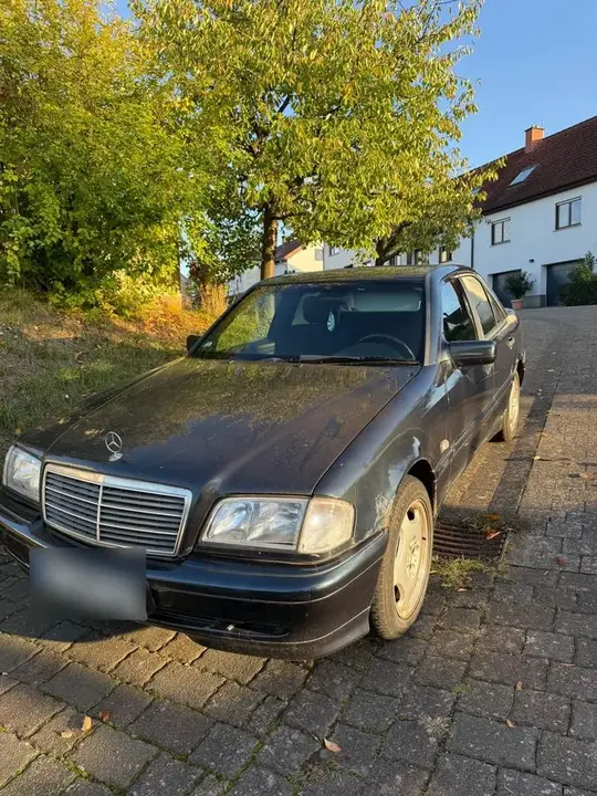 Mercedes-Benz C180