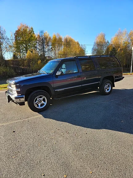 Chevrolet Suburban 1999 photo 4