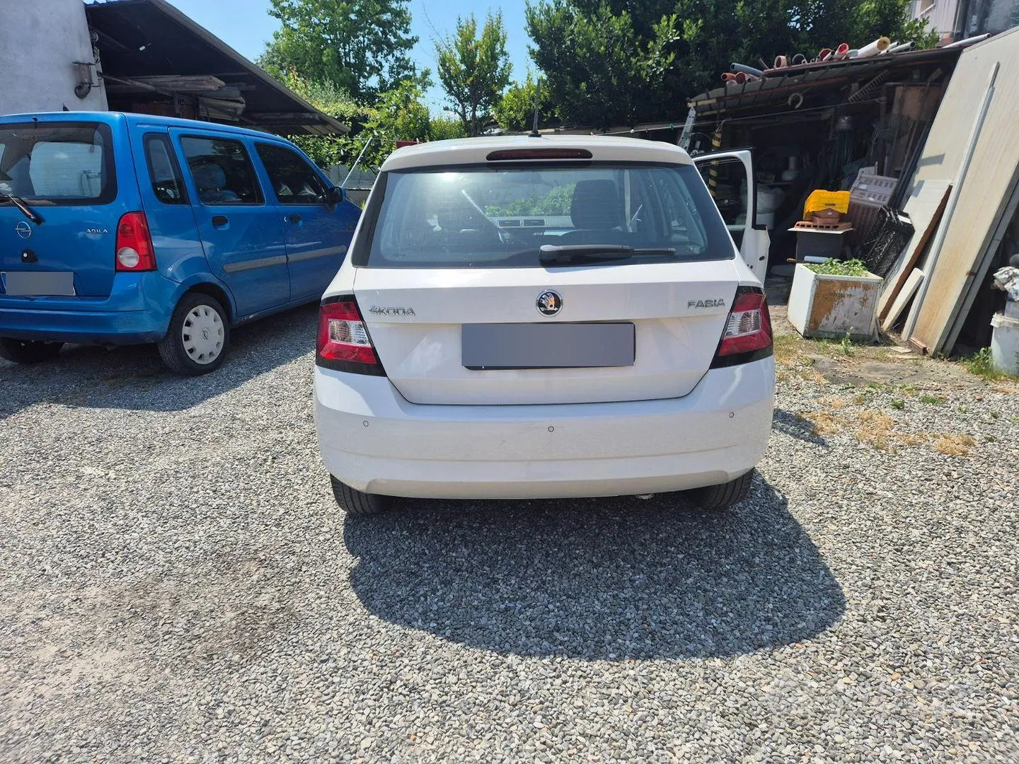 Skoda Fabia 2015 photo 2