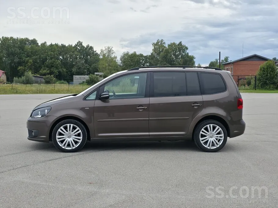 Volkswagen Touran 2013 photo 2