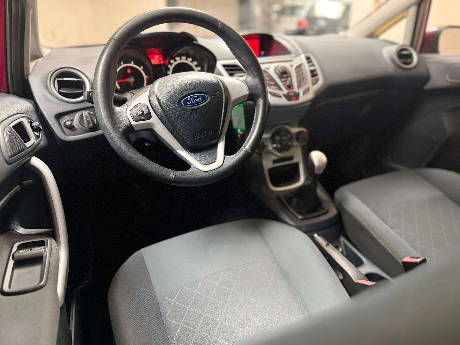 Ford Fiesta 2012 photo 5