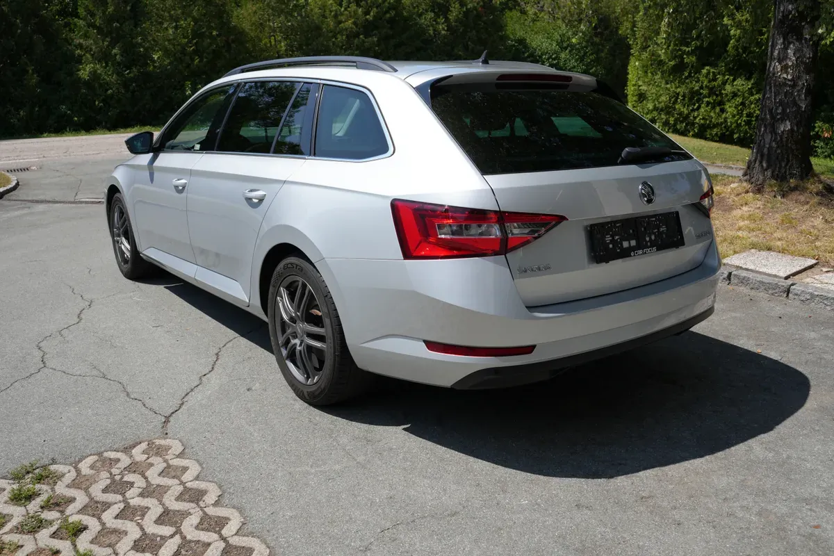 Skoda Superb 2017 photo 3