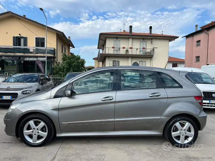 Mercedes-Benz B 200 Cdi 2006 photo 2