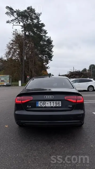 Audi A4 2012 photo 5