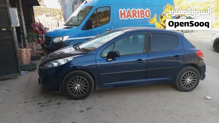 Peugeot 207 2011 photo 3