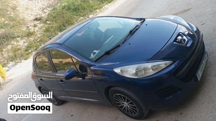 Peugeot 207 2011 photo 2