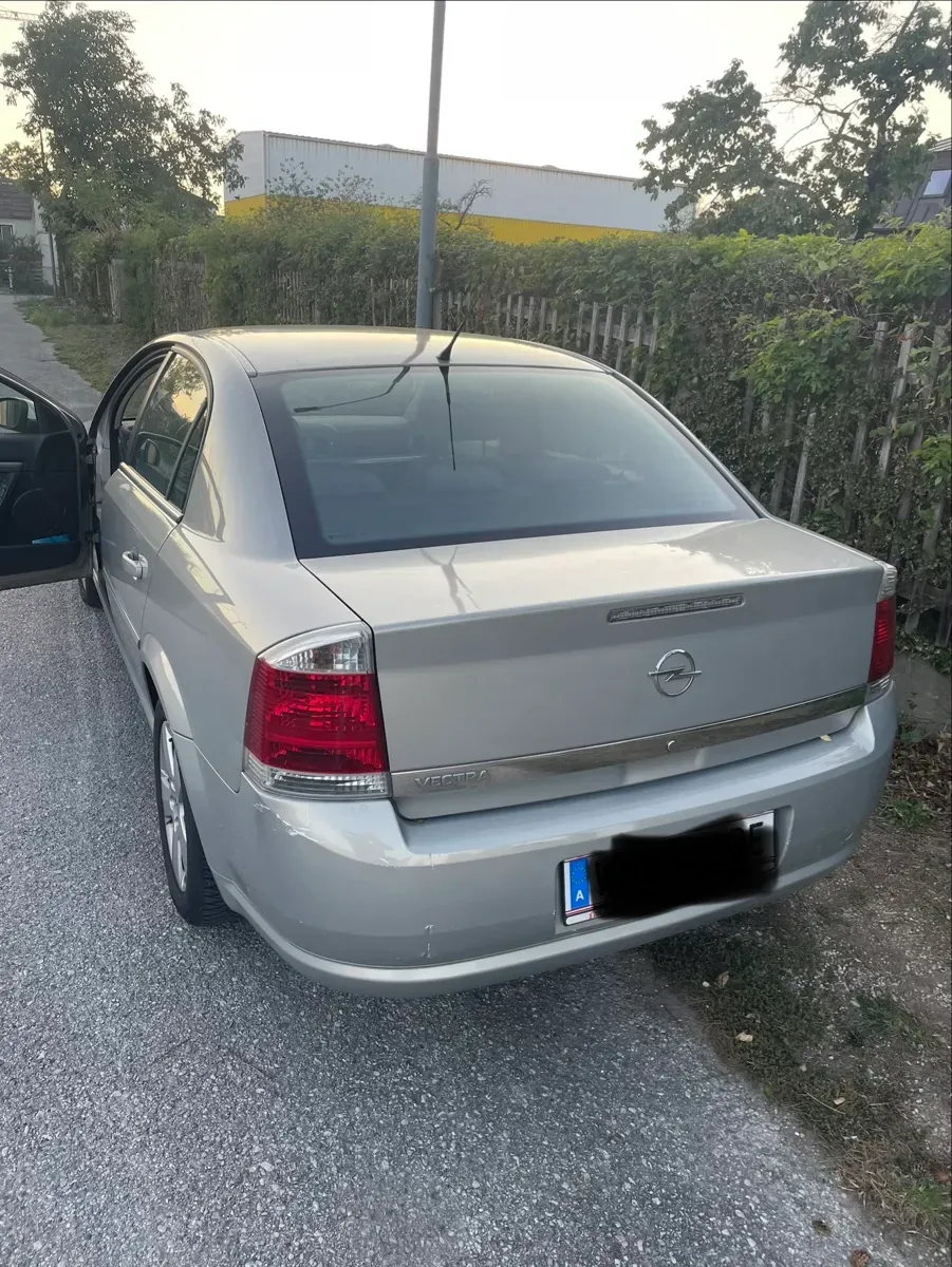 Opel Vectra 2005 photo 2
