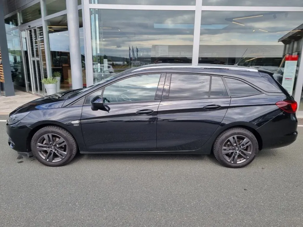 Opel Astra 2020 photo 2