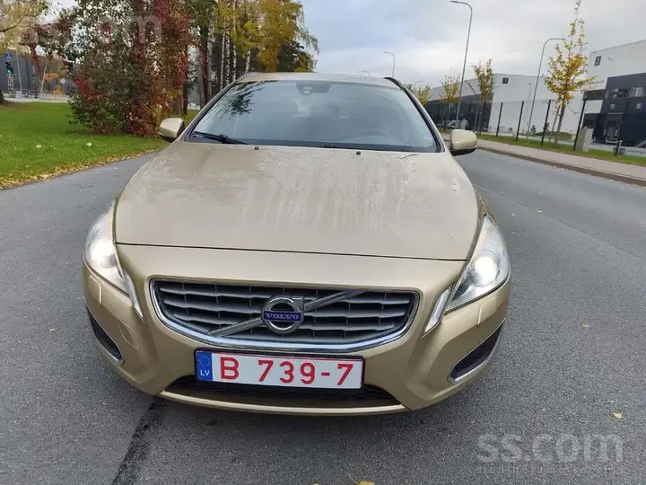 Volvo V60 2012 photo 2