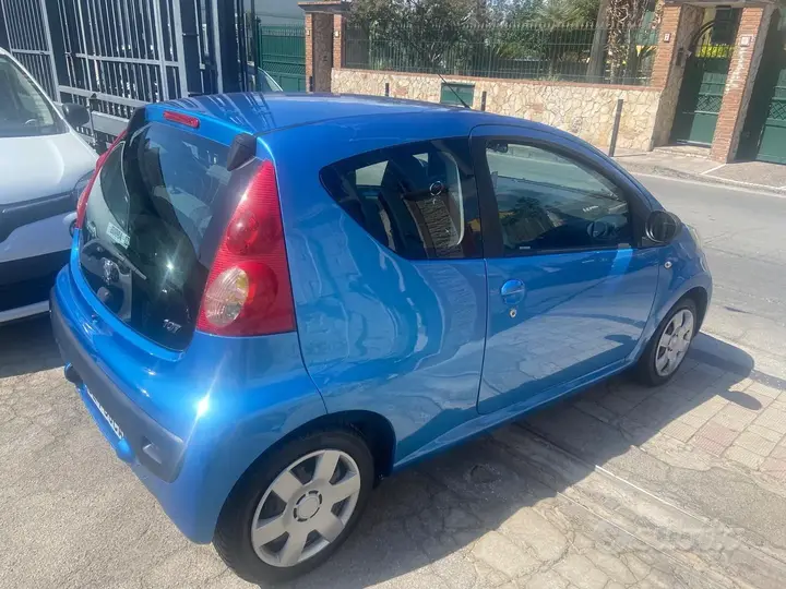 Peugeot 107 2006 photo 5
