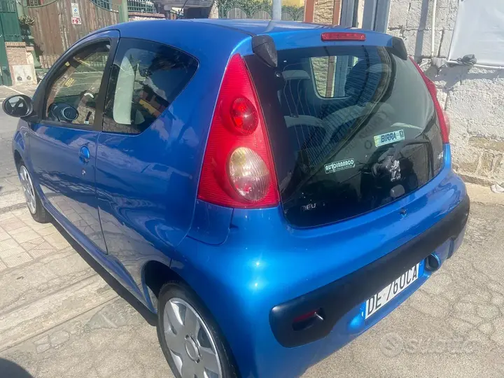 Peugeot 107 2006 photo 4