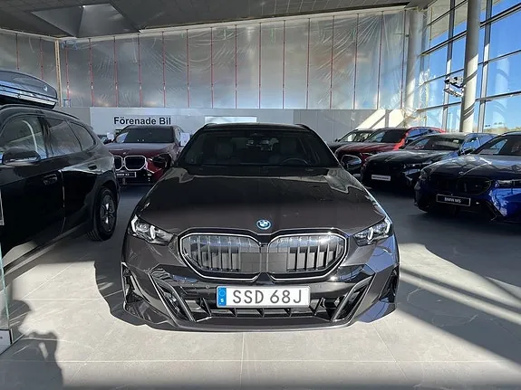 BMW 530E 2026 photo 2