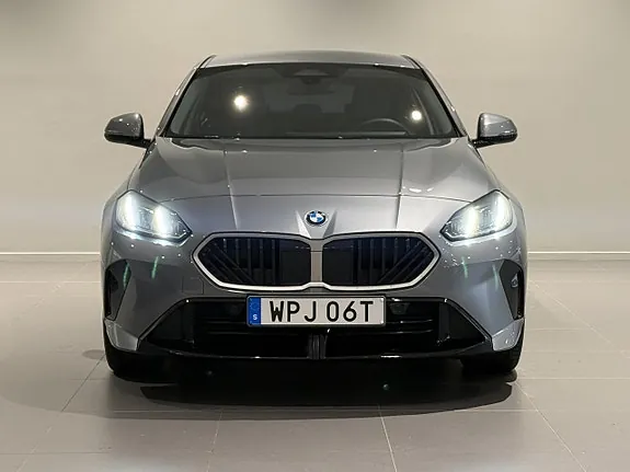 BMW 120 2026 photo 2