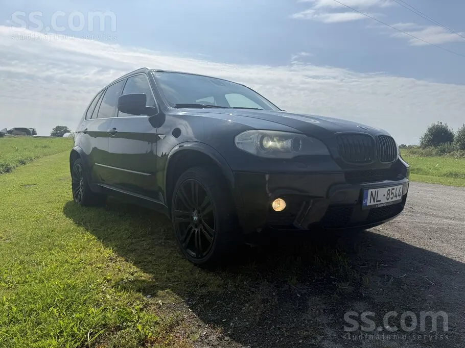BMW X5 2011 photo 2