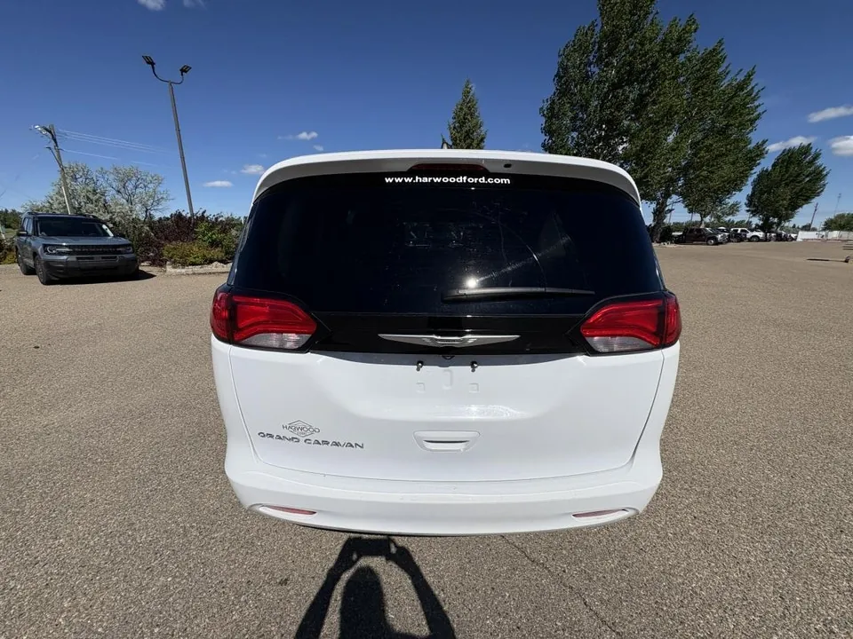 Chrysler Voyager 2024 photo 5