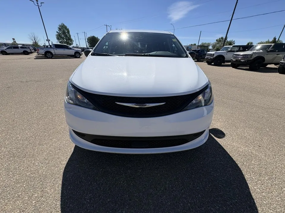 Chrysler Voyager 2024 photo 4