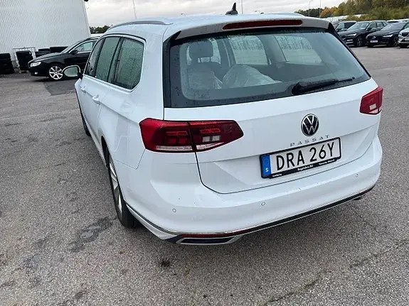 Volkswagen Passat 2023 photo 4