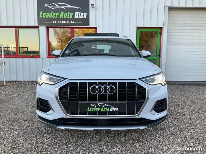 Audi Q3 2019 photo 2