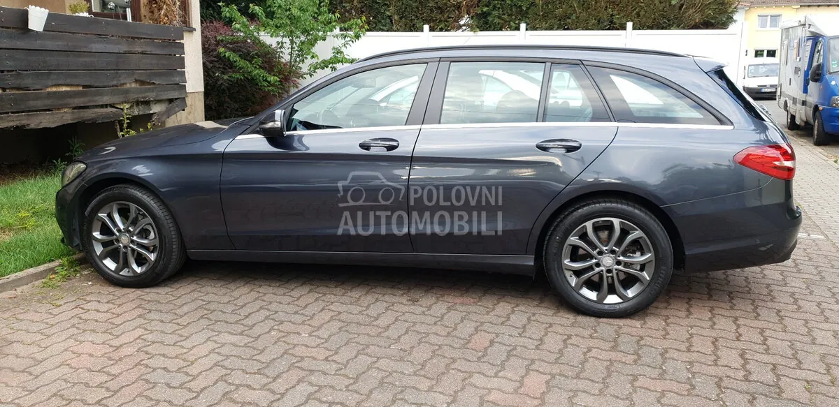 Mercedes-Benz C 200 2015 photo 3