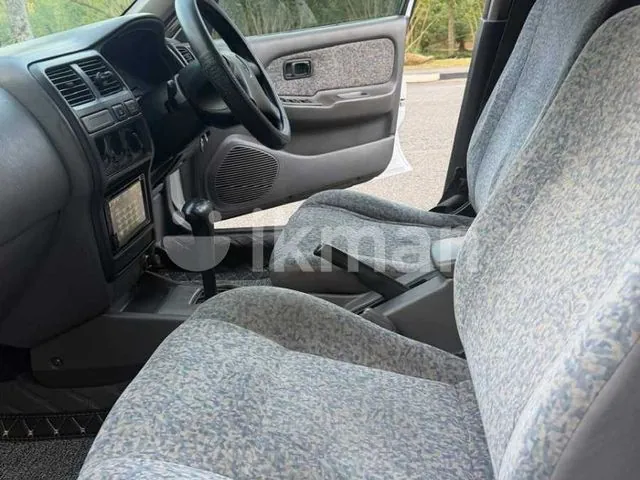 Nissan Pulsar 1997 photo 5