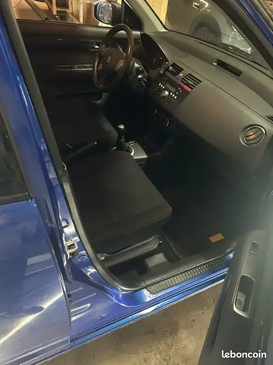 Suzuki Swift 2007 photo 3